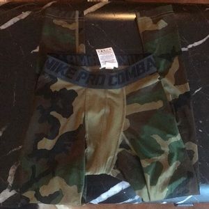 Nike camo leggings
